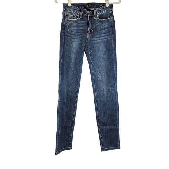 Judy Blue 1 Relaxed Fit Dark Wash Jeans Cotton Stretch Staple Casual Comfort - Picture 1 of 5